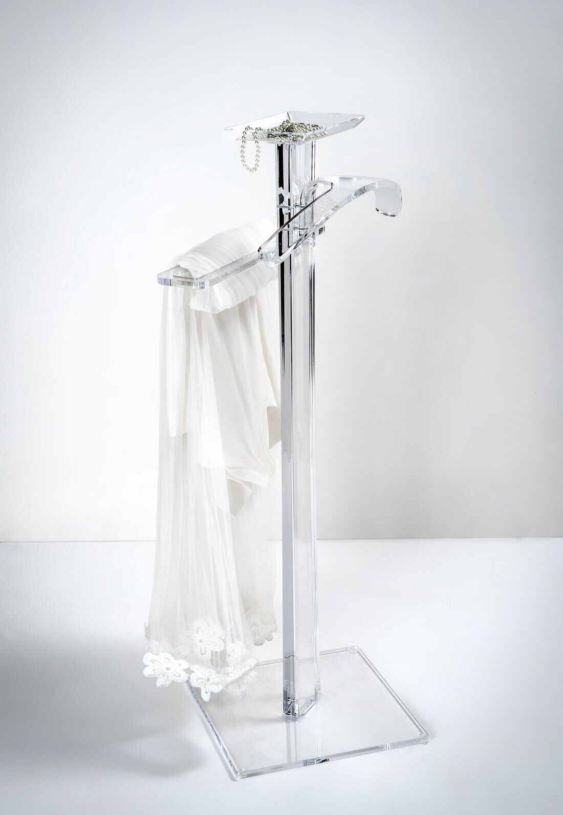 Indossatore/Servomuto  Design Bernardo  in Plexiglass Trasparente IPLEX