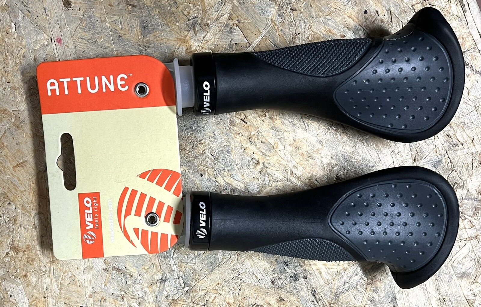 MANOPOLE PER BICICLETTA CONFORTEVOLI ERGONOMICHE 140 MM FISSAGGIO A VITE