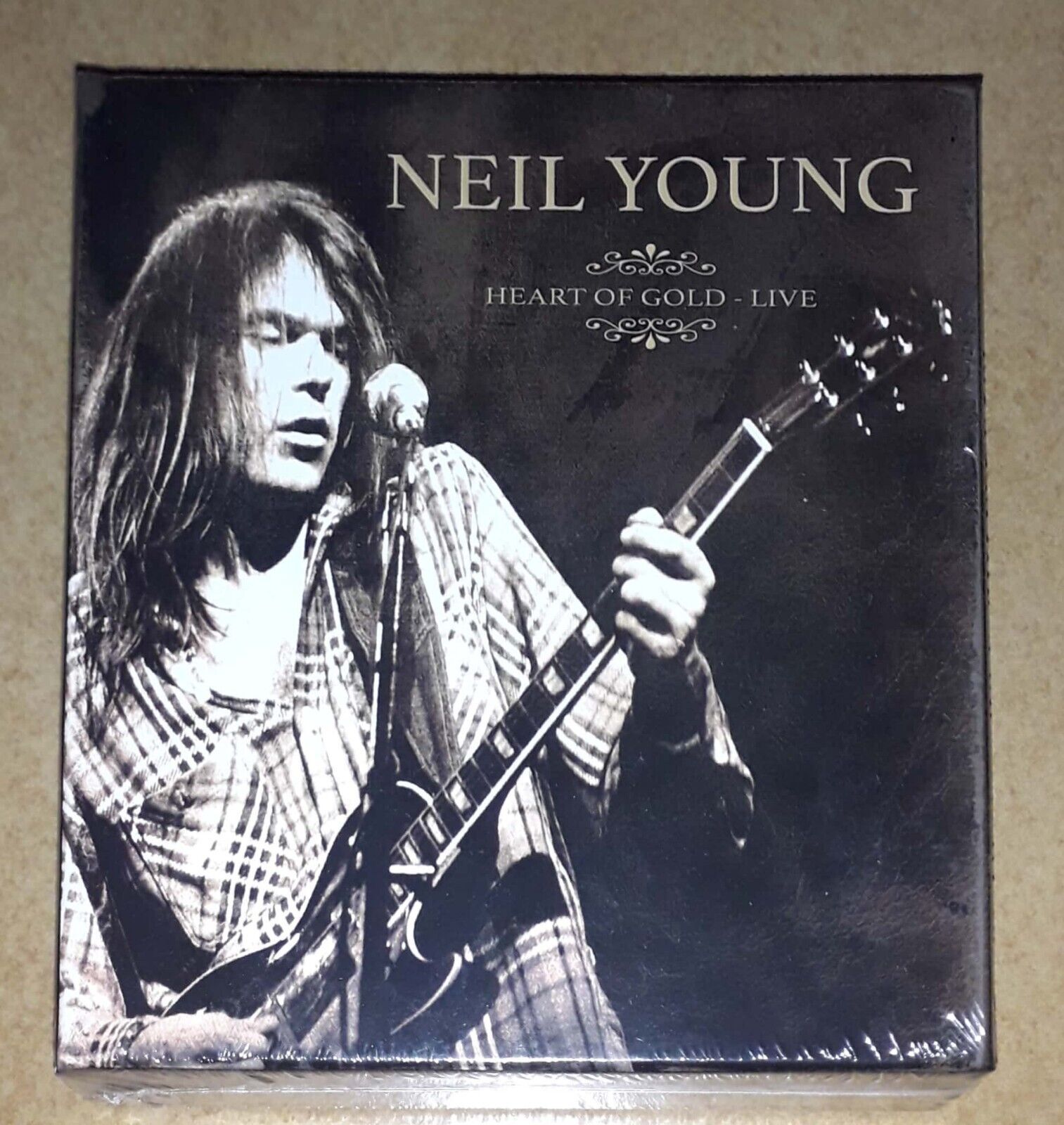 Neil Young - Heart Of Gold Live (Box 10 CD) Nuovo Sigillato