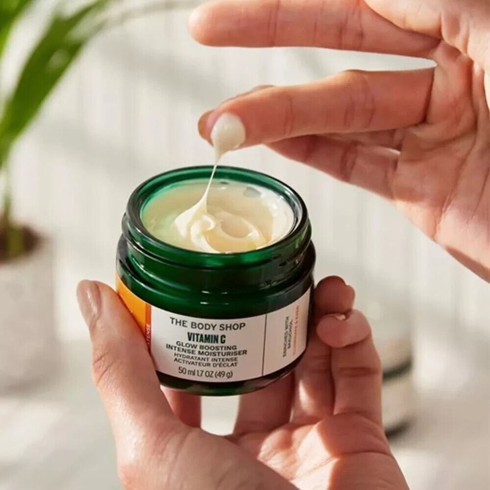 The Body Shop Vitamin C Glow Boosting crema idratante (50 ml)