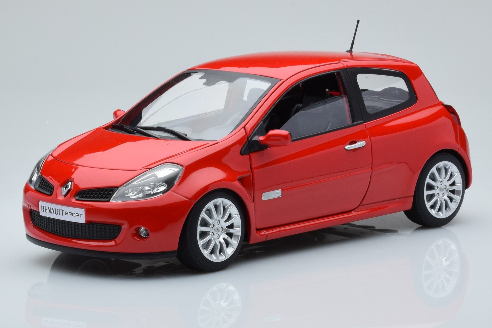 185252 Renault Clio RS Toro Red Norev 1/18