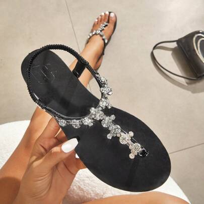 Scarpe da donna, sandali piatti estivi, infradito da spiaggia, moda estiva, calzature per vacanze estive, saldi estivi, scarpe eleganti alla moda per
