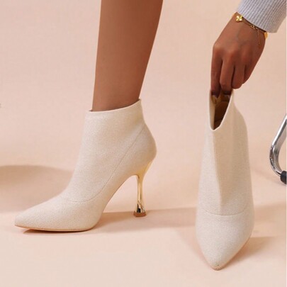Bottines chic à talon aiguille