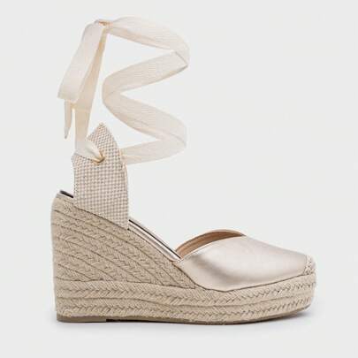 Espadrillas con zeppa e dettagli traforati, Espadrillas con zeppa in juta con fibbia per l'estate, Sandali con zeppa alta e espadrillas con ritagli fl