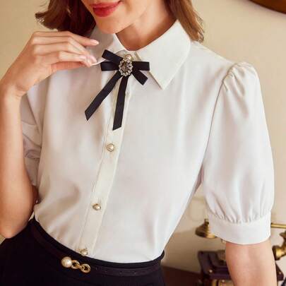 Camicia elegante vintage con spilla, top estivo, abbigliamento estivo per donna, top bianco, outfit da vacanza per donna, top eleganti per donna, cami