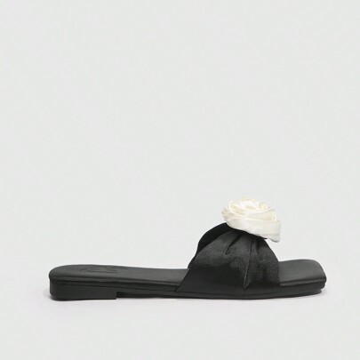 Scarpe da donna alla moda, ciabatte piatte nere, scarpe da sposa per l'estate, vacanze, saldi estivi, Natale, Capodanno e autunno