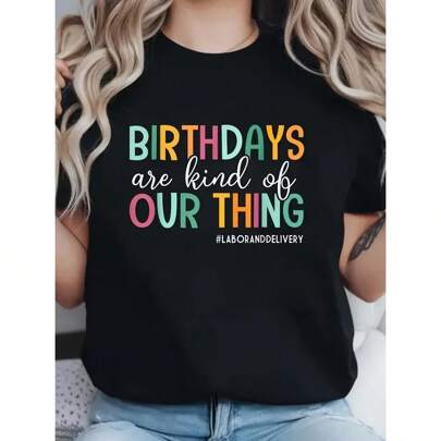 T-shirt per donne in gravidanza con il motivo 'I compleanni sono il nostro forte'