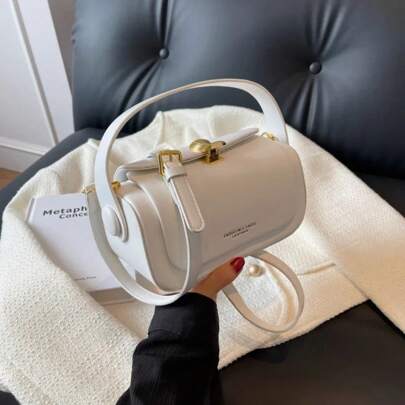 Borsa a spalla nera classica da donna, borsa a spalla retrò versatile, borsa quadrata 2024 Nuovo Anno, borsa a spalla in pelle goffrata con ampia capa
