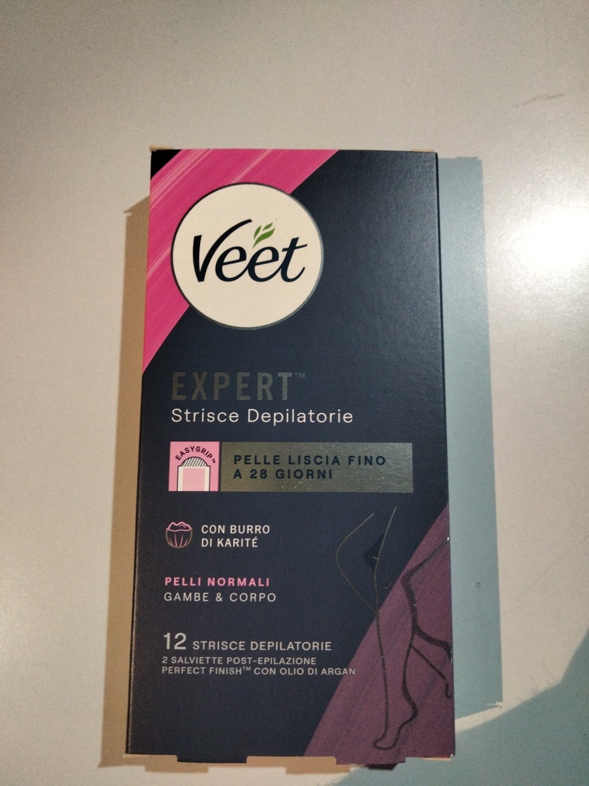 VEET EXPERT STRISCE DEPILATORIE 12PZ GAMBE & CORPO PER PELLI NORMALI CON BURRO D