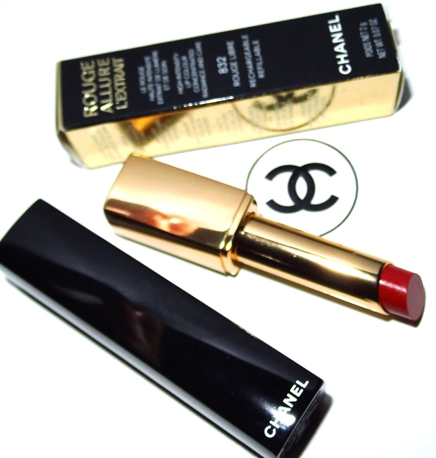 Chanel Rouge Allure L'extrait colore labbra ad alta intensità 832 Rouge Libre