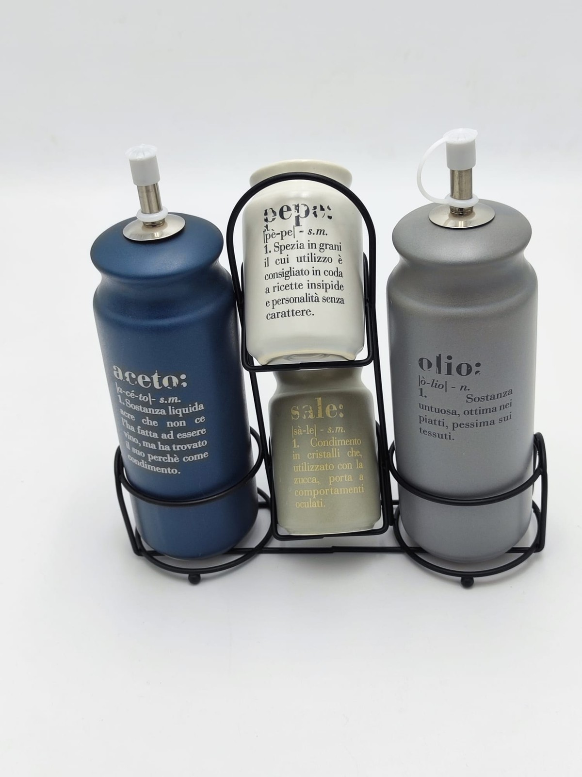 Victionary set condimenti con base in metallo: olio aceto sale e pepe design raf