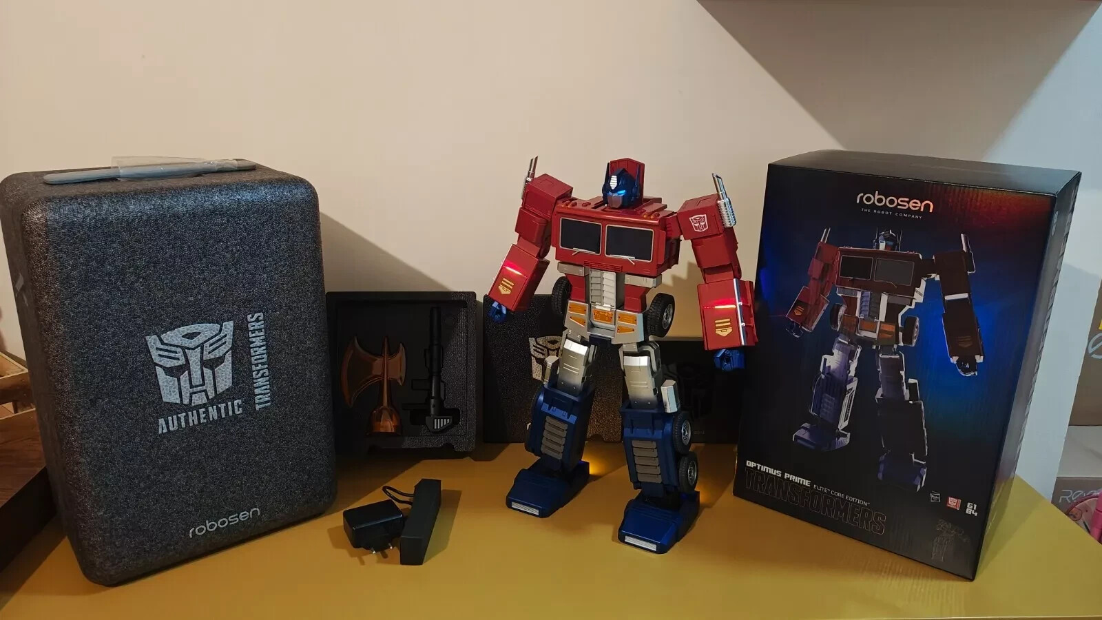 TRANSFORMERS OPTIMUS PRIME ELITE VERSION by ROBOSEN.