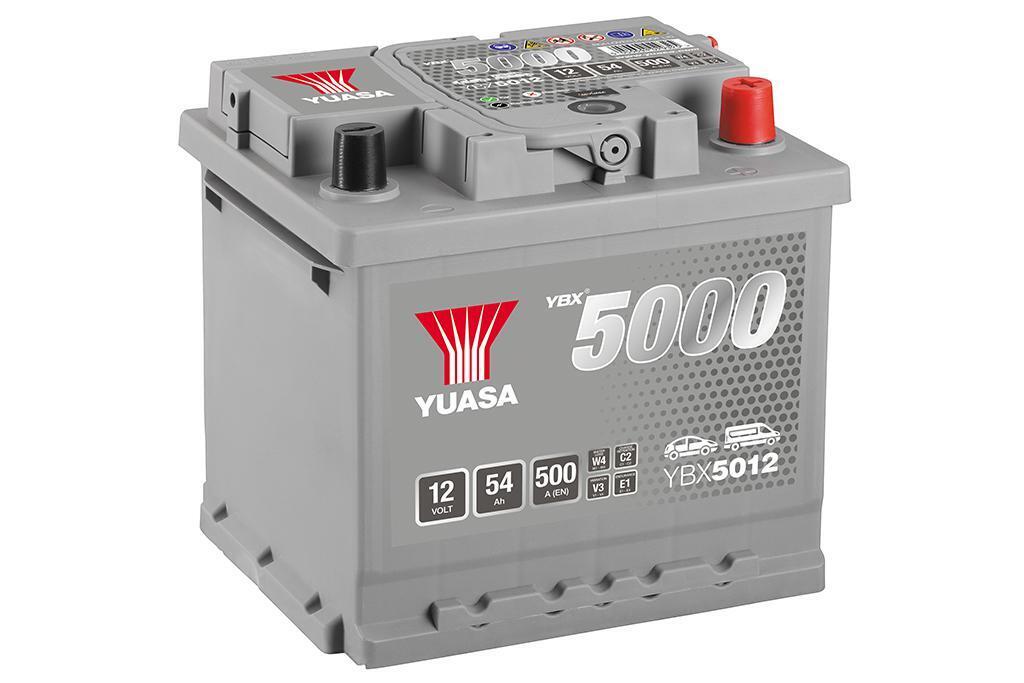 YBX5012-054 Batteria Avviamento Auto Yuasa 54 Ah EN 500A 12V Destra Pronto Uso