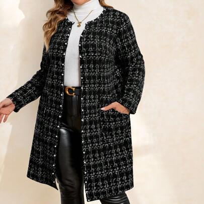 Giubbotto invernale da donna taglia comoda, motivo bouclé sintetico, apertura anteriore, maniche lunghe, con bottoni in perla e tasche