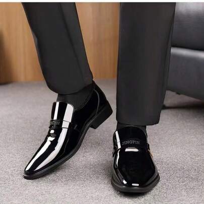 Scarpe da uomo in pelle, scarpe formali da lavoro in pelle, scarpe casual lucide da uomo in pelle, scarpe da uomo in pelle abbinabili per giovani.