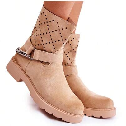 Stivali primaverili traforati da donna con catena decorativa Chantelle, colori nero e beige