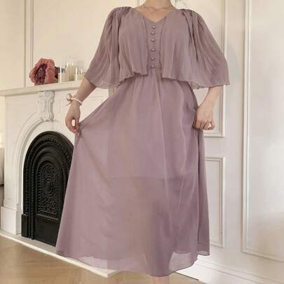 Elegante abito da donna in stile francese, dal colore lavanda grazioso, adatto per vacanze al mare e vestiti estivi