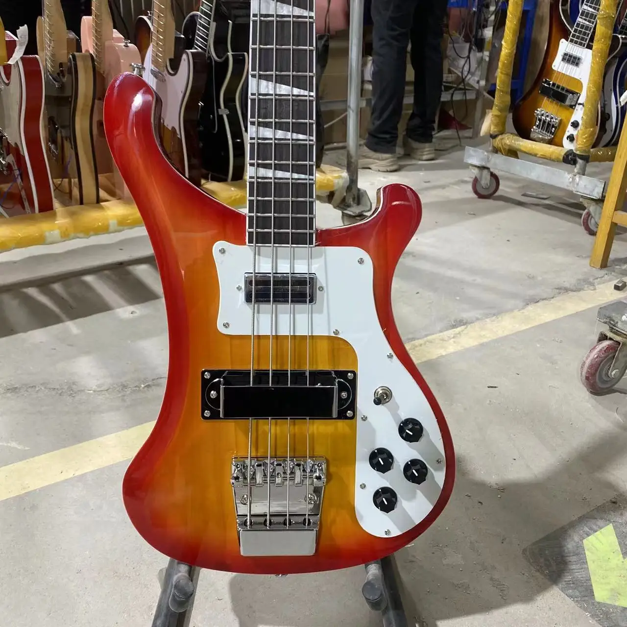 Chitarra Elettrica Rickenbacker, 4003 Basso, Colore Cherry Sunburst, Tastiera In Palissandro