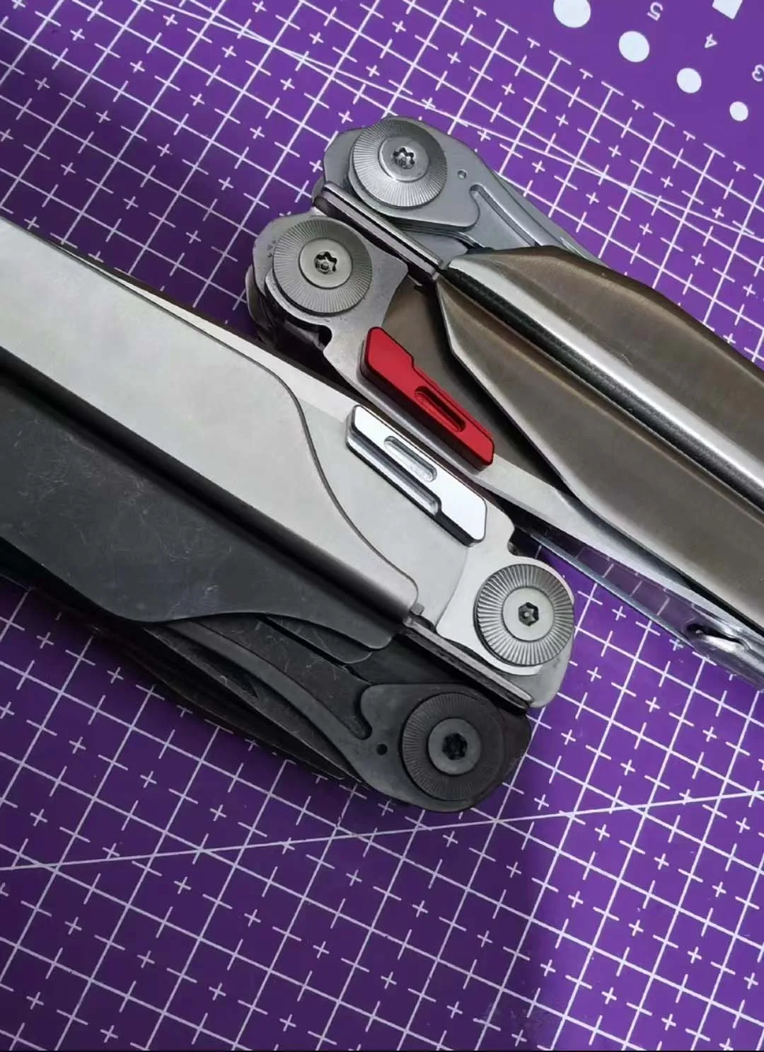1 Pezzo Di Alluminio Aeronautico Thumb Grip Tab Blade Pulsante Per Leatherman Surge Modifica