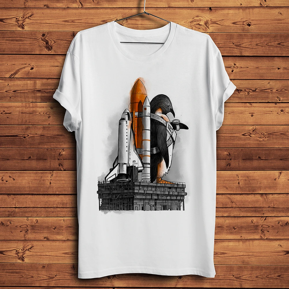 Space Shuttle Penguin Dream To Universe Funny T-Shirt Uomo New White Casual Homme Tshirt Unisex Streetwear T Shirt