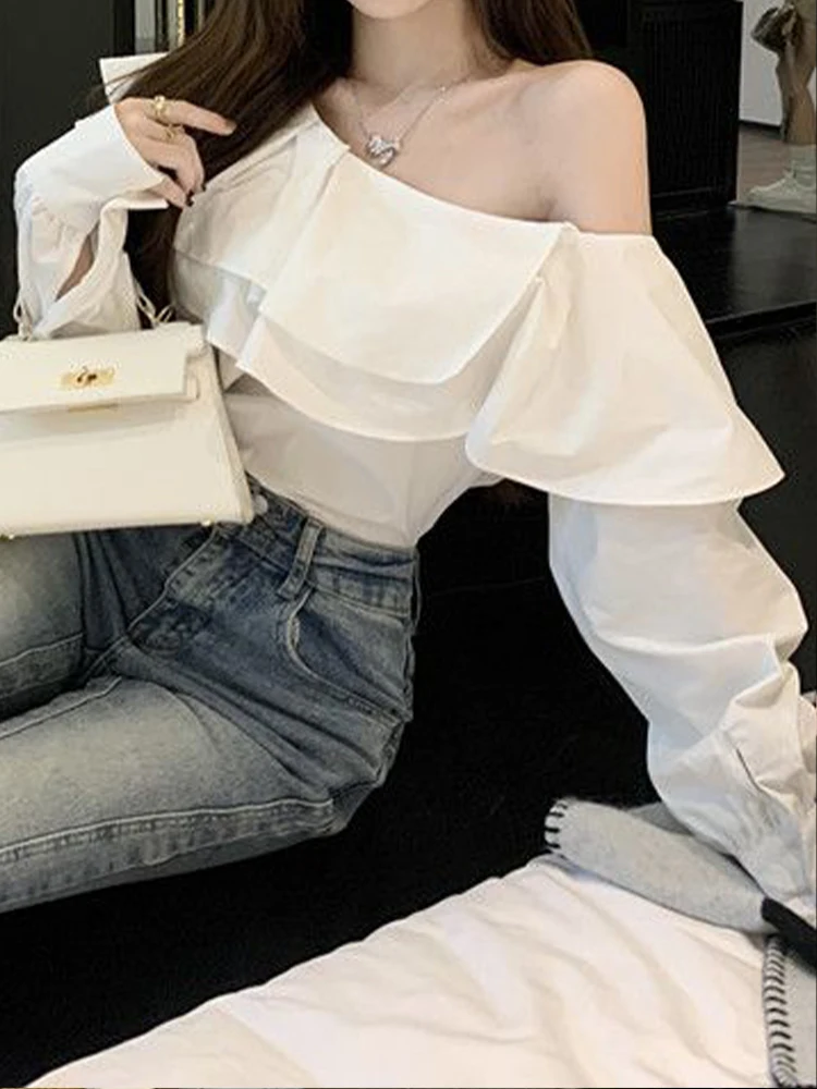 T-Shirt Bianche Donna Sexy Off Shouder Top Femminile Elegante Colletto Obliquo Volant Top Donna Manica Lunga Top Irregolare