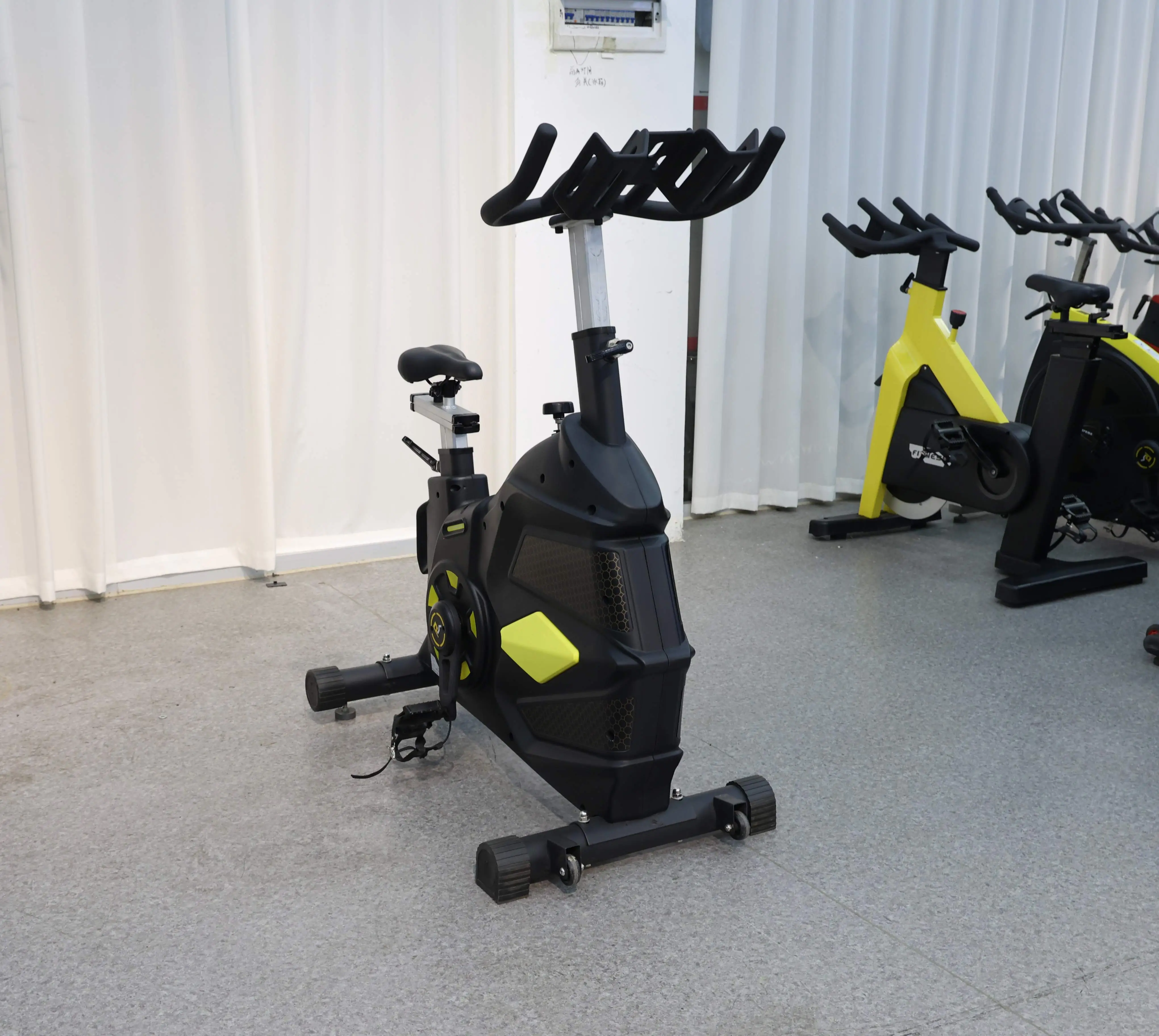Spinning Bike Indoor Aerobic Exercise Gym Indoor Best Cyclette Indoor Spinning Bike Commercial Spin Bike Professional