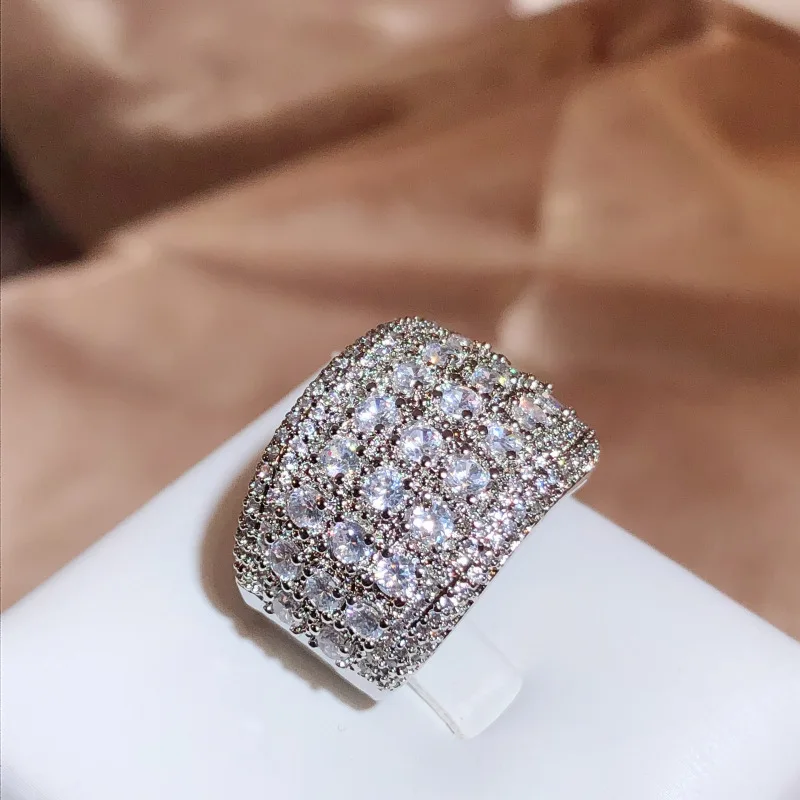 Nuovo Seiko Eight Heart Eight Arrow Zircone Ring Femminile Lampeggiante Full Diamond Ring Party Birthday Wedding Gift