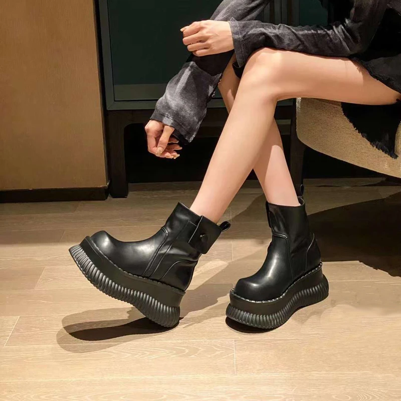 Stivaletti Da Donna Scarpe Con Zeppa Nere Stivali Con Plateau Punk Goth Tacchi Firmati 2023 Autunno Nuove Scarpe Rock Bottes Femme