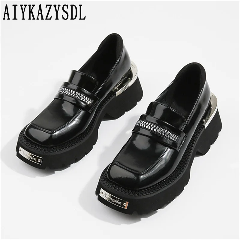 2023 New Fashion Punk Gothic Rock Flat Shoes Punta Quadrata Metallic Oxfords Derby Shoes Platform Chunky Heels Boat Shoes Sneakers