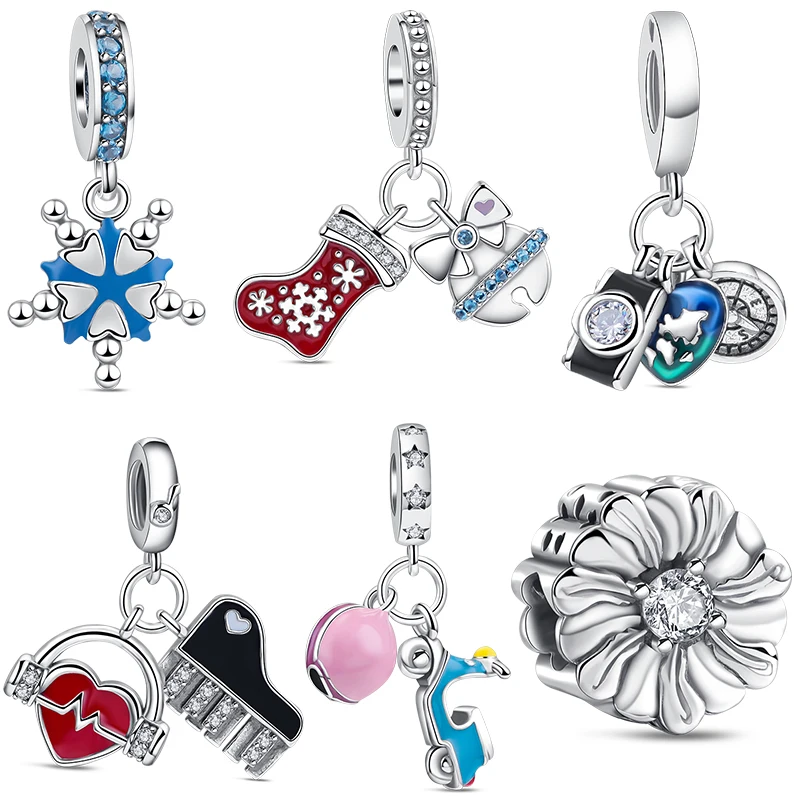 2023 New Hot Pendent Snowflake Christmas Socks Bow Camera Piano Moto Flower Charms Fit Bracciale Pandora Originale Per Donna