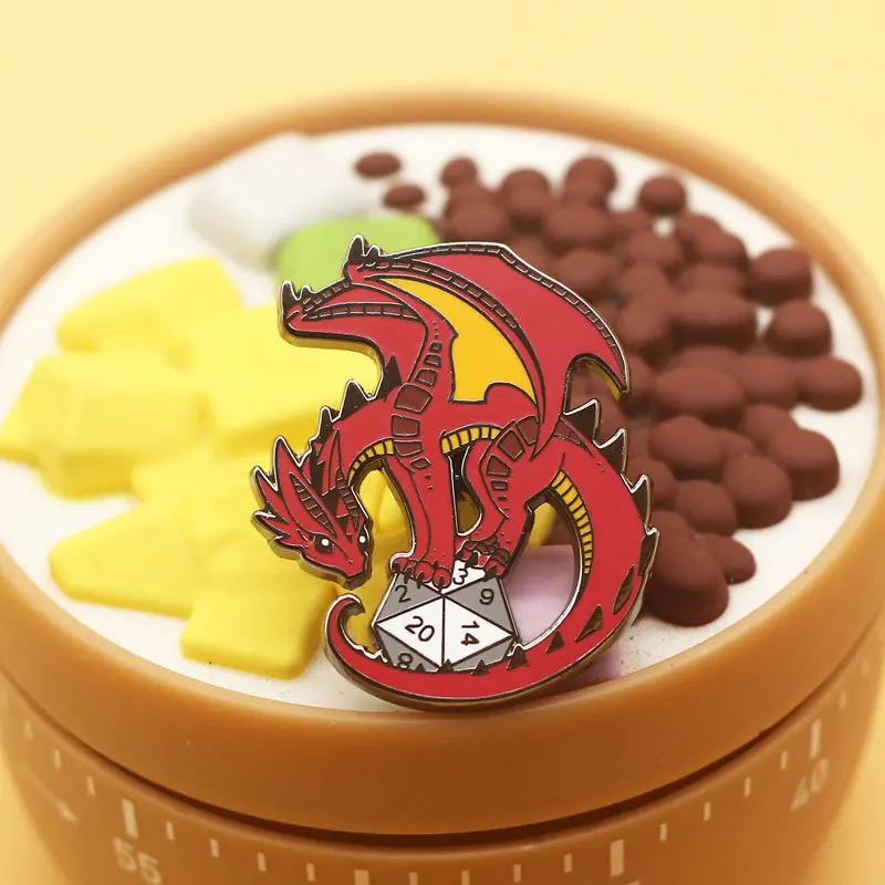 Red Dragon Dadi Smalto Spille Distintivi Spille Spille Donna Uomo Accessori Gioielli Per Regali
