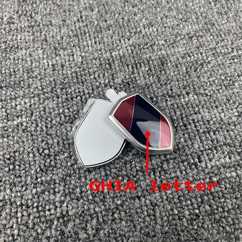 Applicare A Ford Mondeo S-Max Focus Fiesta Lunotto Posteriore Logo Ghia Shield Side Marker Logo Inglese