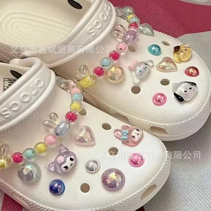 Simpatici Ciondoli Per Scarpe Decorazione Fit Sandali Decora Crooo Charms Jibz Hello Kitty Cinnamoroll Kuromi Kids X-Mas Party Gifts
