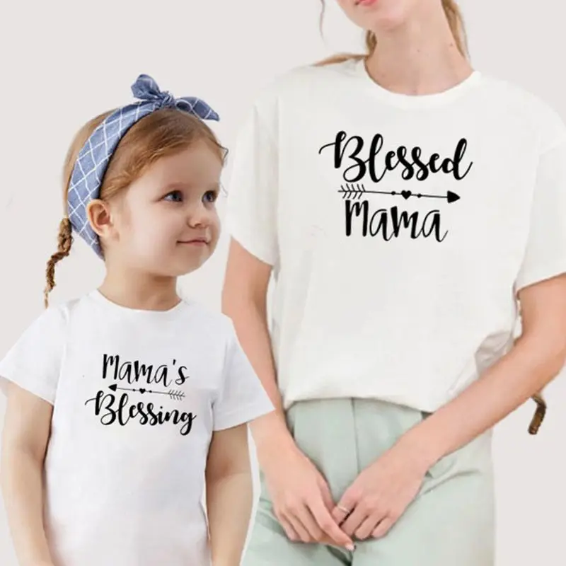 Beata Mamma Bleesing Mini Famiglia Abbinamenti Completi T-Shirt Donna Besties Madre Figlia Me Top Ragazza Mamma Vestiti Per Bambini Tee