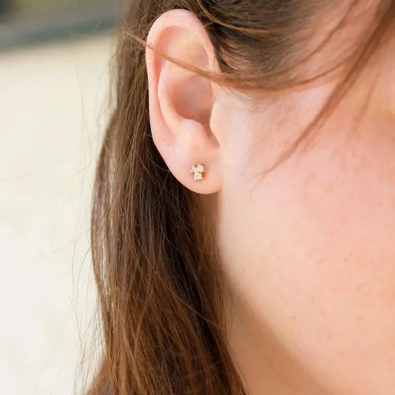 Delicato Minimalista Carino Dolce Ragazza Orecchino Minimo Dainty Tre Cz Della Vite Prigioniera Di Pietra Multi Piercing Stacking Stack Orecchini Per 