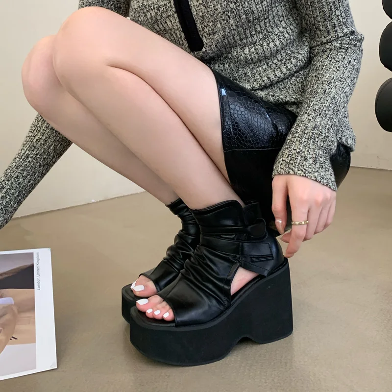 Stivaletti Neri Punk Zeppe Scarpe Per Le Donne Estate Nuove Scarpe Rock Peep Toe Punk Piattaforma Tacchi Stivali Bottines Femme
