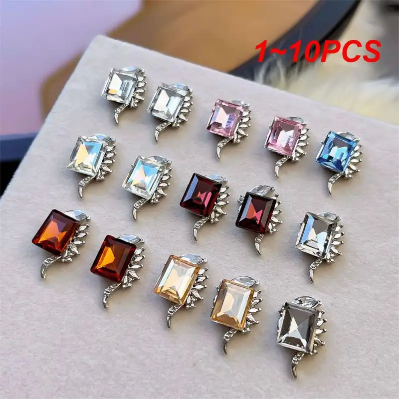 Fashion Nail Design Block Nail Drill Multi-Sezione Non Facile Da Sbiadire Stereo Nail Drill Nail Art Lega Gioielli Per Unghie