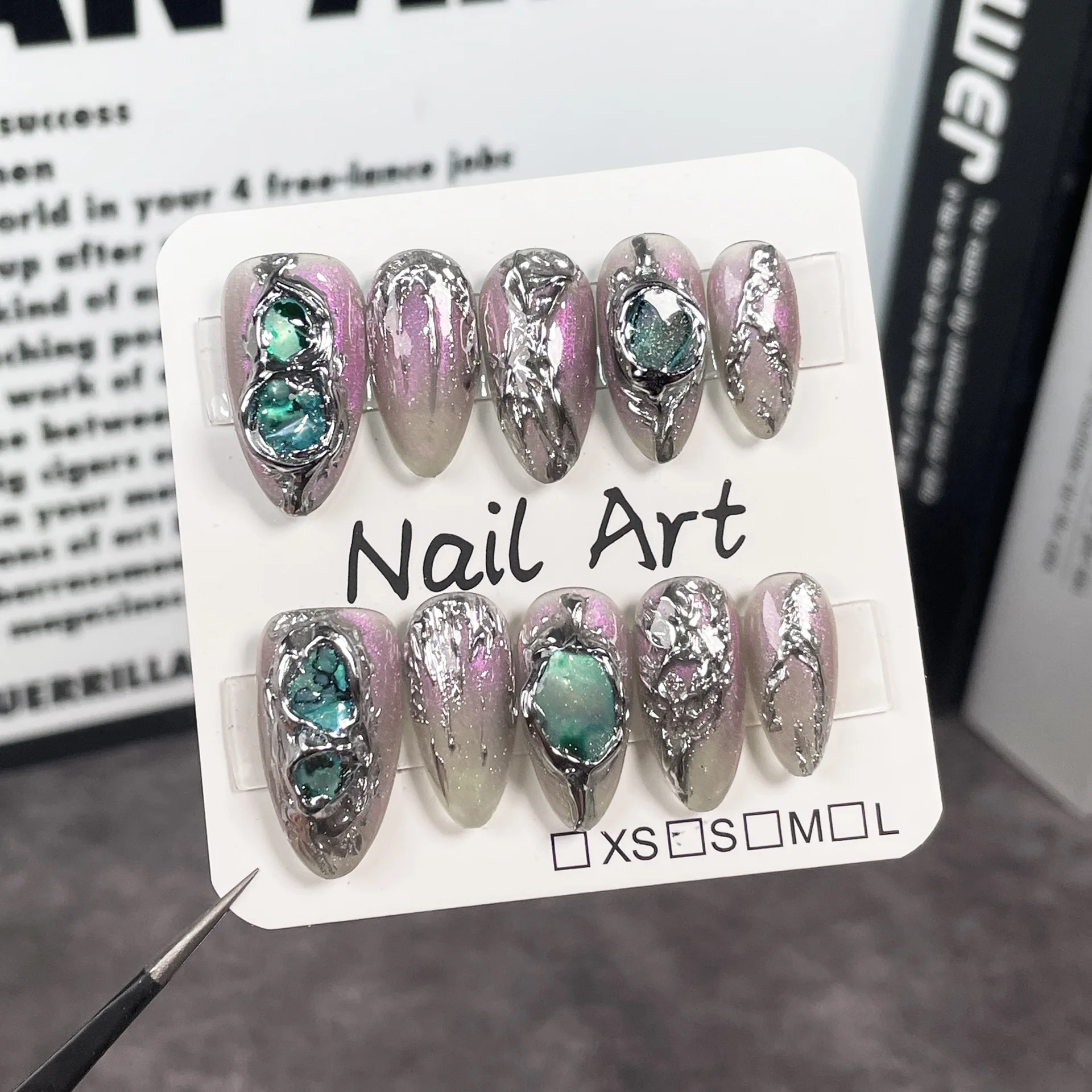10Pcs Gradient Shiny Handmade Press On Nails Unghie Finte Di Mandorle Copertura Completa Metallic Butterfly Design Manicure Punte Per Unghie Indossabi