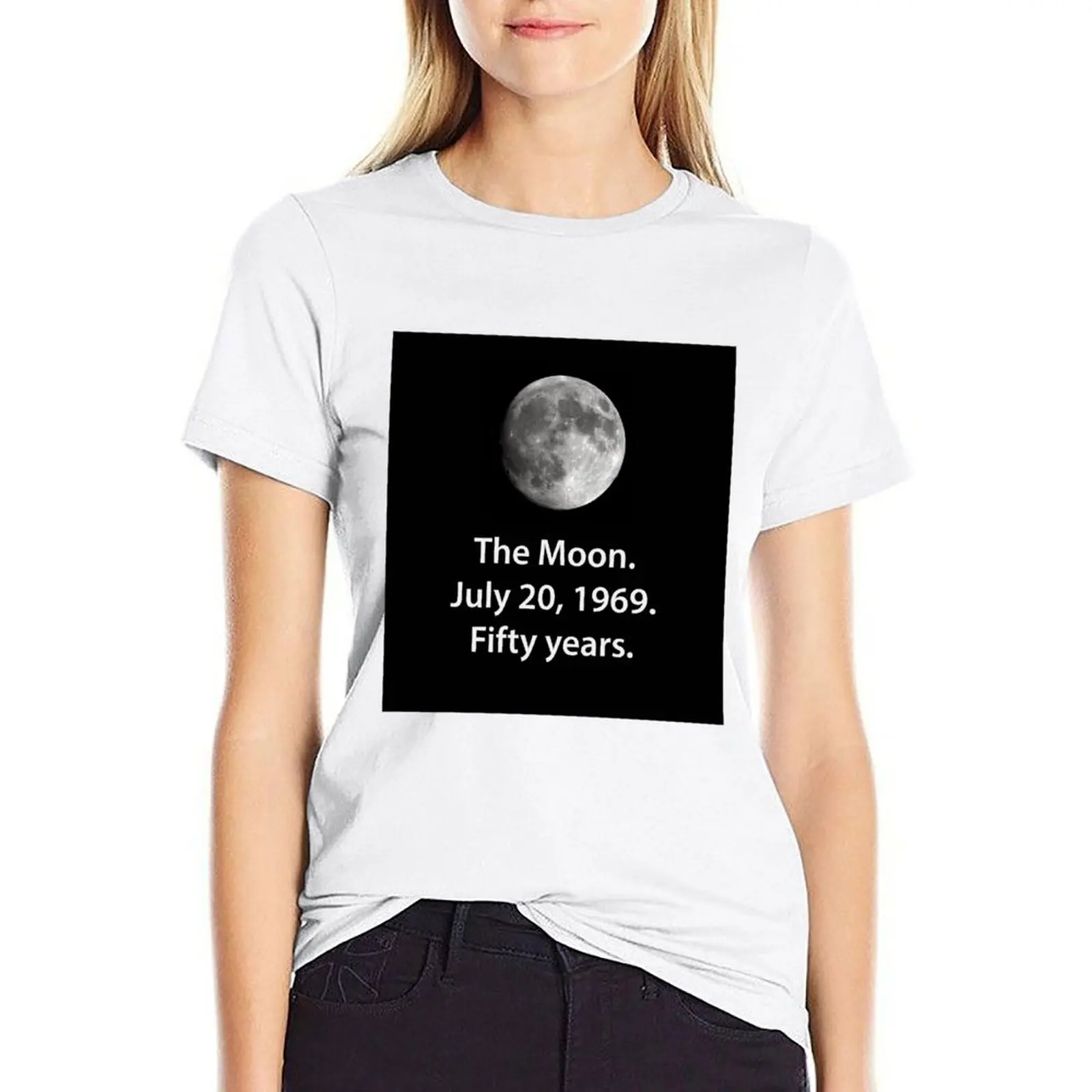 Moon Landing Fixty Year Anniversary -- 20 Luglio 1969 T-Shirt Lady Clothes Cute Clothes Cat Shirts For Women