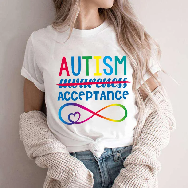 Maglietta Rossa Invece Per L'Autismo Maglietta Per Accettazione Dell'Autismo Maglietta Rossa Illuminata Maglietta Rossa Per La Consapevolezza Dell'Aut