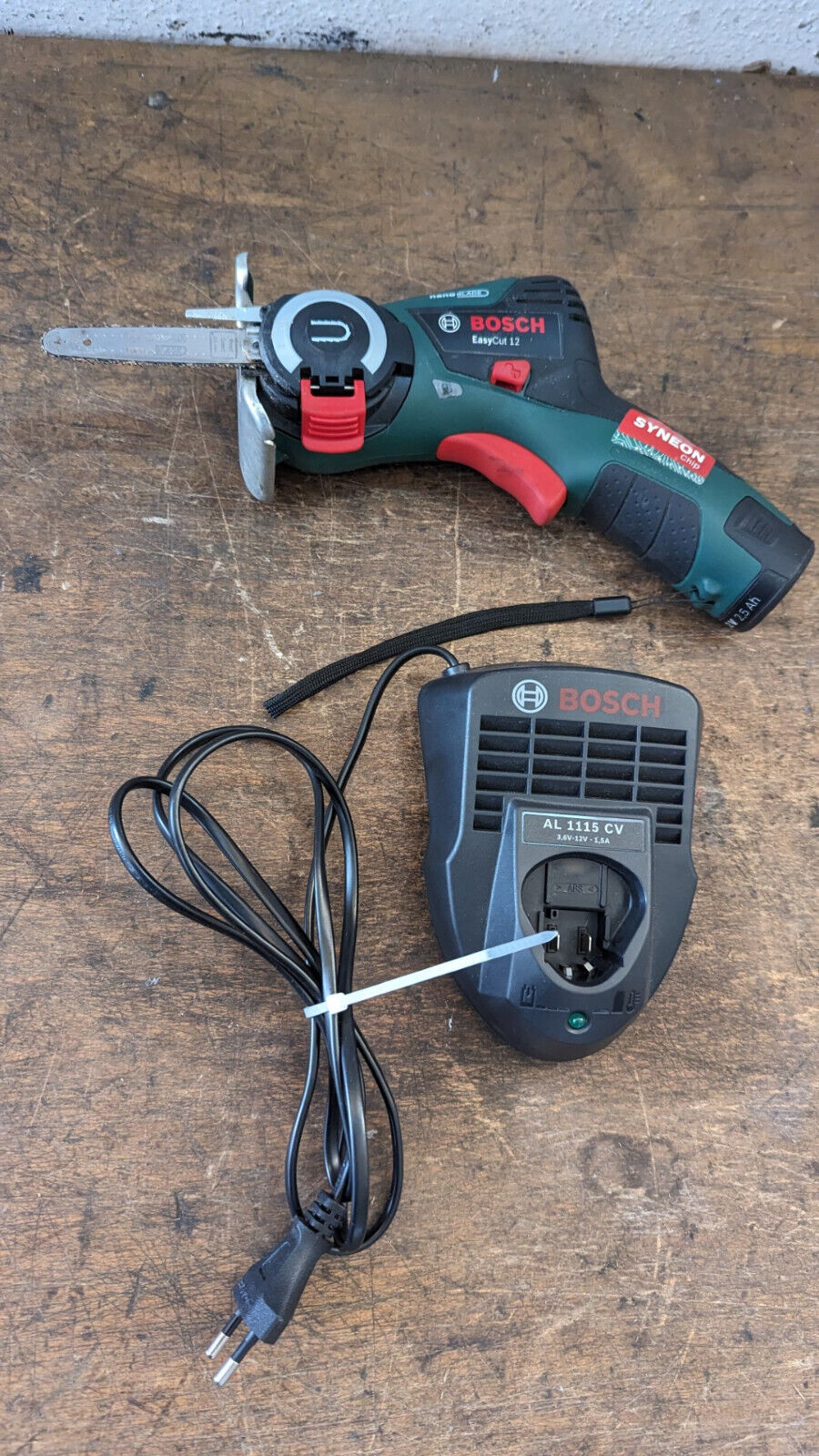 Bosch Easy Cut 12 Mit Nano Blade Sägeblätter Akku 12V Ladegerät