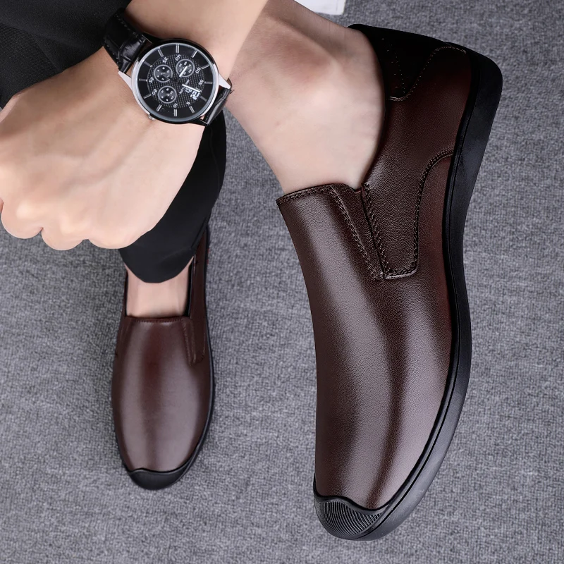 Spring Summer Men'S Loafers Comfortable Flat Casual Shoes Men Breathable Slip-On Soft Leather Driving Shoes Moccasins Size 38-46