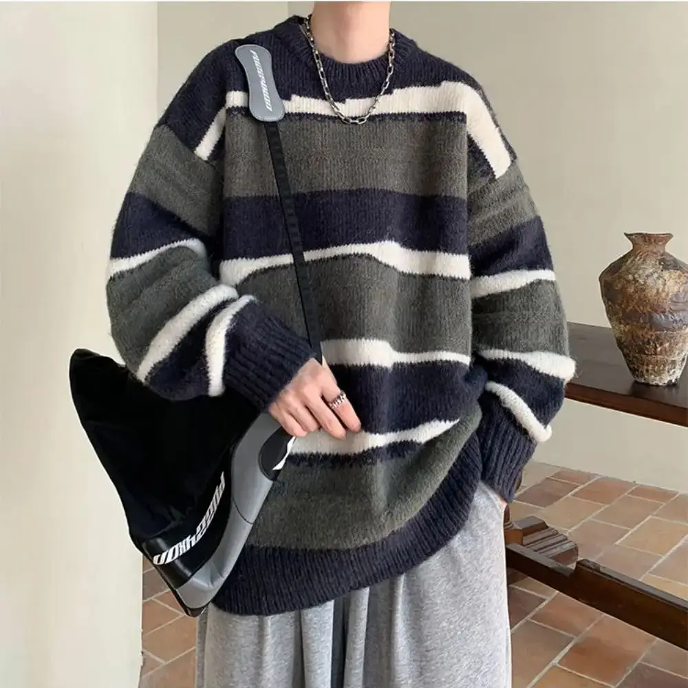 2023 Inverno Nuova Moda Uomo Pullover Maglione Gioventù Casual Versatile Striscia Girocollo Maglione Sciolto