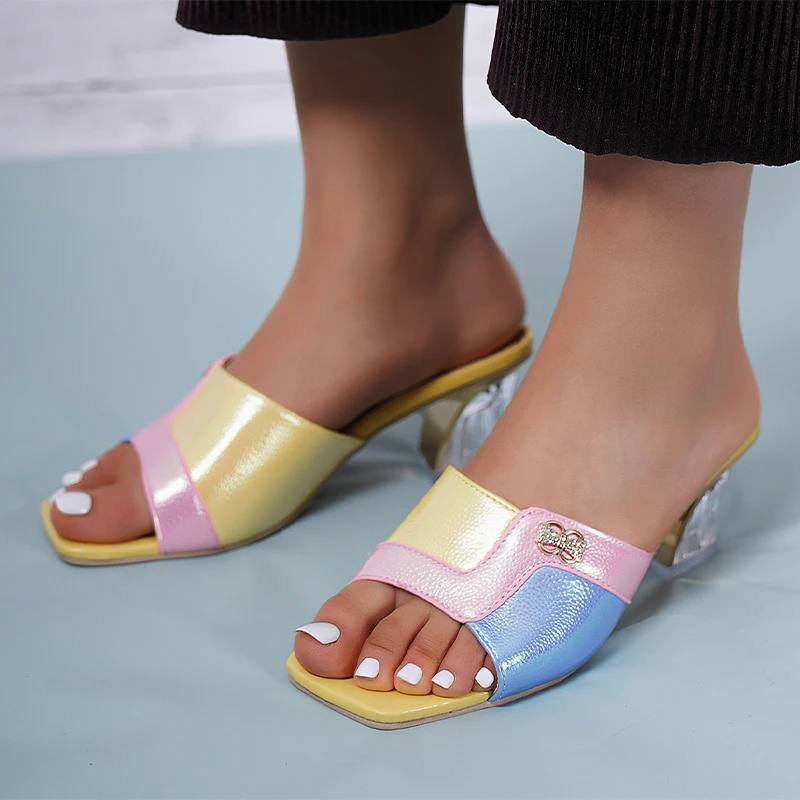 Tacchi Alti Pantofole Da Donna Crystal Chunky Dress Shoes Fashion Luxury Slides 2024 Summer Designer Trend Infradito Mujer Slides