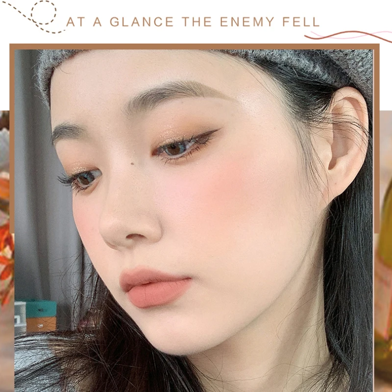 Rossetto Sottile Rossetto Di Lusso Bianco Di Lunga Durata Con Un Rossetto A Trama Cremosa Trucco Popolare Trucco Del Prodotto Richiesto