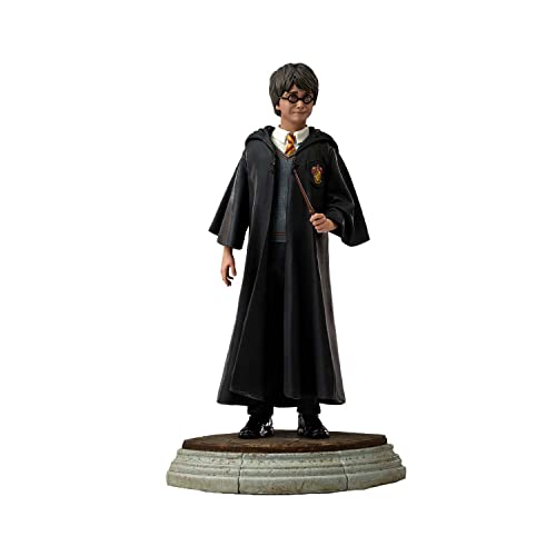 Iron Studios Harry Potter - Harry Potter Art Scale Statue (1/10) (Wbhpm40721-10)