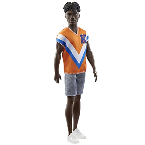 Barbie - Bambola Barbie Fashionista Marsupio, Bambola Bionda Con Silhouette Curvy E Vestito Con Stampa "Girl Power", Giocattolo Per Bambini 3+ Anni, H