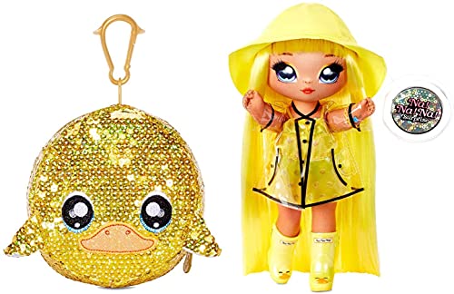 Na! Na! Na! Surprise Bambola Alla Moda 2 In 1 Daria Ducki, Borsa Con Pompon, Bambola Impermeabile Con Vestiti E Accessori, Serie Sparkle, Età: 5+ Anni