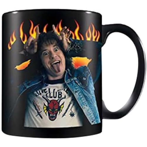 Pyramid International Stranger Things Tazza (Eddie Hellfire Design) 325 Ml Tazza In Ceramica Nera, Tazza Da Caffè E Regali Stranger Things – Merchandi