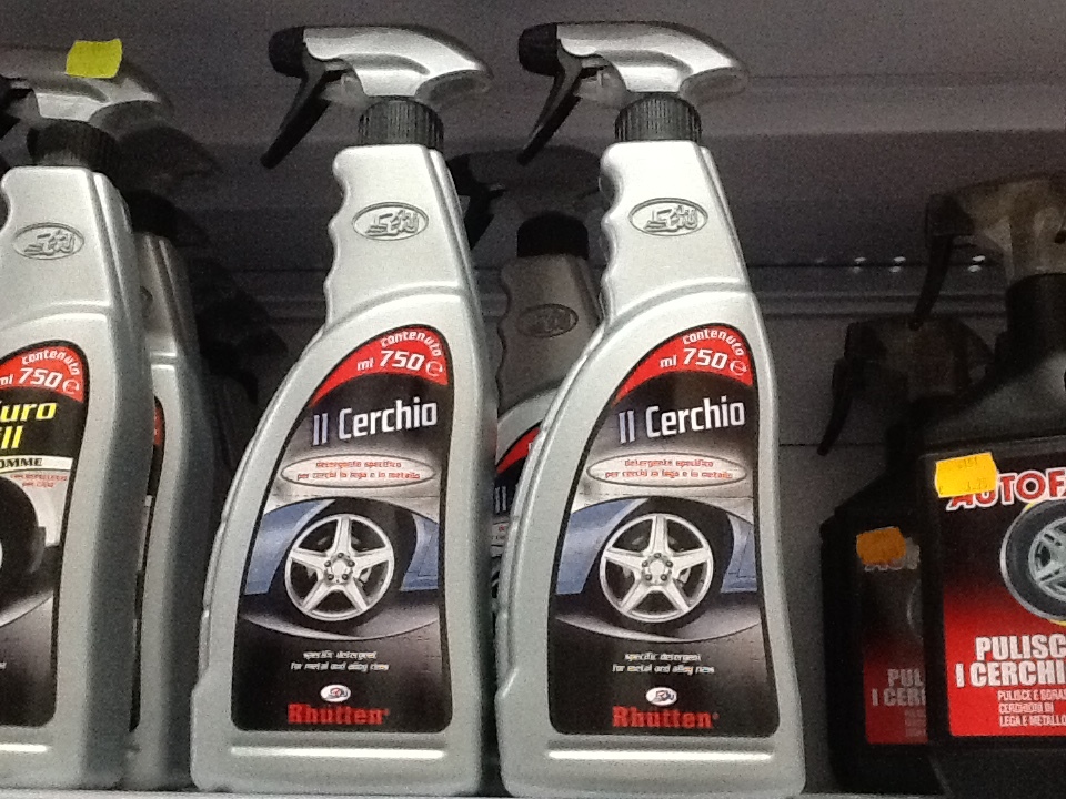 DETERGENTI RHUTTEN SPRAY - PULISCI CERCHIONI - ML. 750